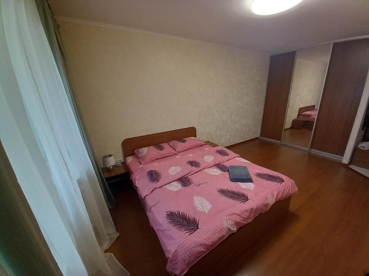 Apartment Darnitca Kiev Exteriör bild